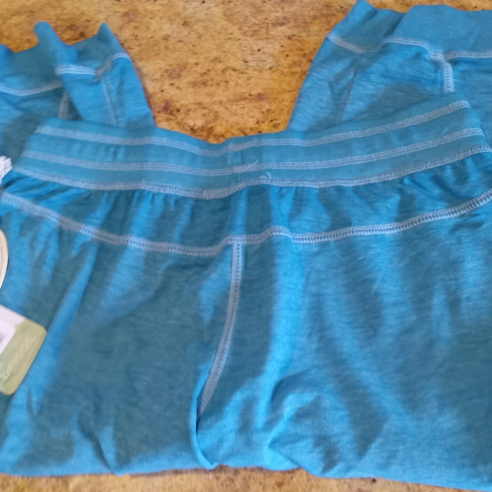 Capris - Picture 3 of 4